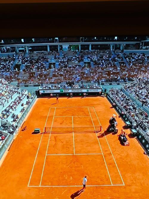 爱游戏体育投注平台官网蒂姆焦点对战，费德勒与70激战雄鹿分钟，战术调整胜负难料！