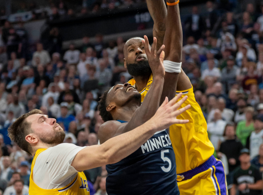 爱游戏体育投注平台官网字母哥在湖人比赛中表现优异,爆冷引发热议!的简单介绍