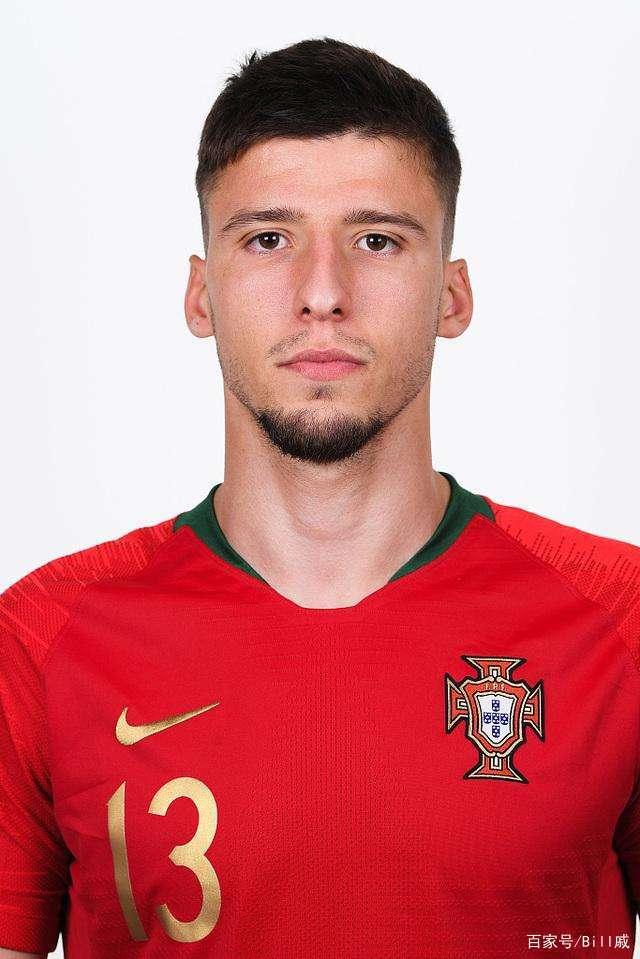 AYX Sports官方平台关于赛地聚焦:葡超窗口期热度飙升,广州队防线松动,赛场秩序良好,细节决定成败的信息