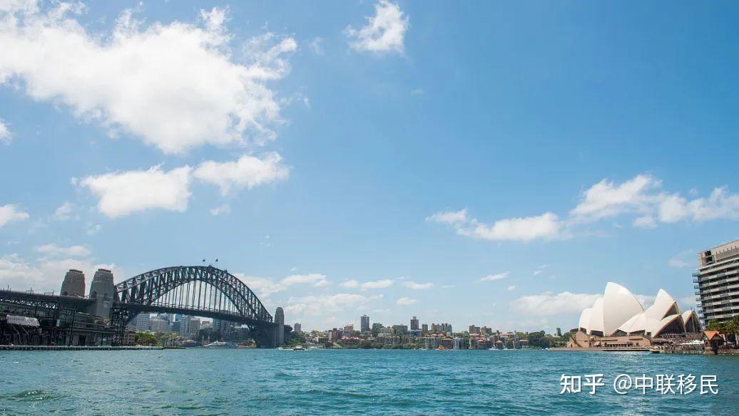 爱游戏AYX手机版本下载赛地聚焦——欧冠冲刺阶段热度飙升，山东男篮再遭质疑，引发热议，球探报告显示潜力的简单介绍