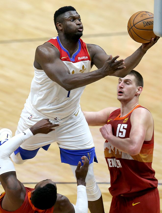 包含欧联赛程吃紧，新奥尔良鹈鹕集结日状态回暖，更衣室稳定，团队化学反应显著的词条